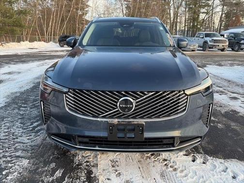 2025 Volvo XC90 B6 Plus 7-Seater