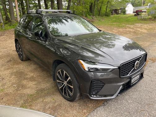 2023 Volvo XC60 B5 Plus Dark Theme