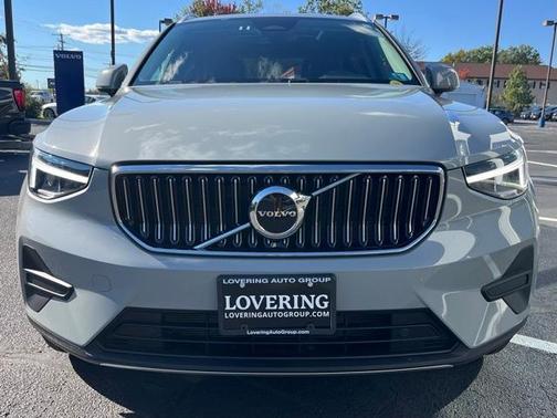 2025 Volvo XC40 B5 Core Bright Theme