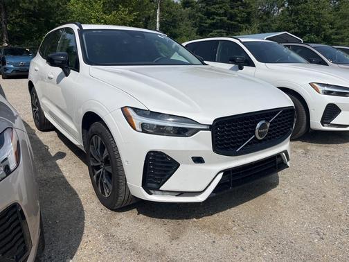 2025 Volvo XC60 B5 Plus Dark Theme
