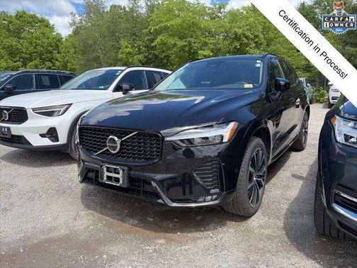 Onyx Black Metallic 2024 Volvo XC60 B5 Plus Dark Theme