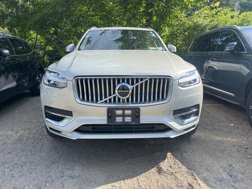 2022 Volvo XC90 Recharge Plug-In Hybrid T8 Inscription 7 Passenger