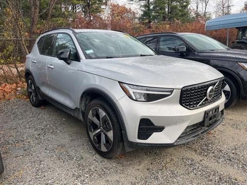 2024 Volvo XC40 B5 Core