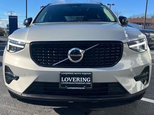 2024 Volvo XC40 B5 Core