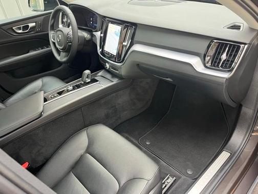 2025 Volvo S60 B5 Core