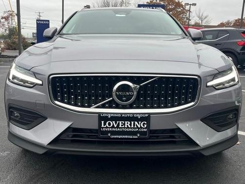 2026 Volvo V60 Cross Country B5 Plus
