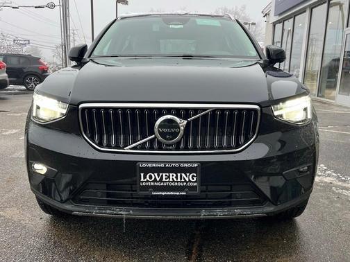 2025 Volvo XC40 B5 Plus Bright Theme