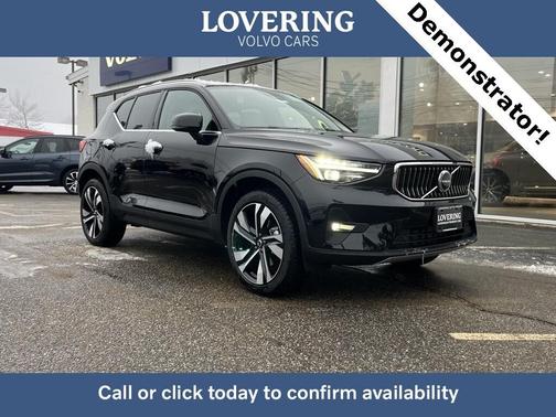 2025 Volvo XC40 B5 Plus Bright Theme