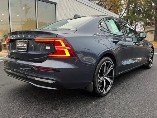 2023 Volvo S60 Recharge Plug-In Hybrid T8 Plus Dark Theme