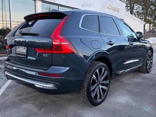 2023 Volvo XC60 B5 Ultimate Bright Theme