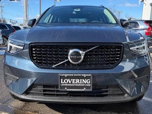 2026 Volvo XC40 B5 Core