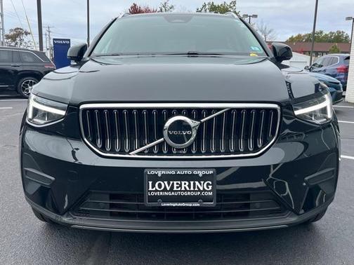 2025 Volvo XC40 B5 Core Bright Theme