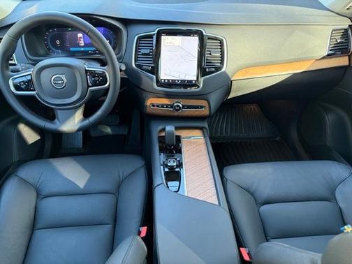 2024 Volvo XC90 B6 Plus Bright Theme 7-Seater