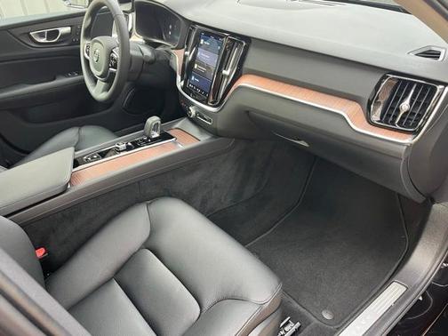 2025 Volvo S60 B5 Plus