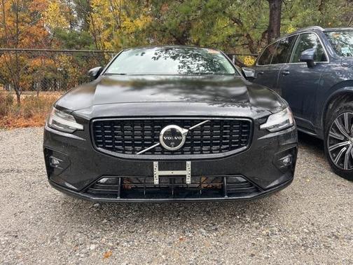 2025 Volvo S60 B5 Plus
