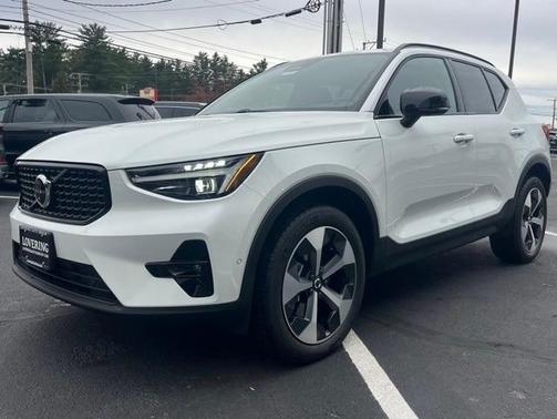 2026 Volvo XC40 B5 Plus