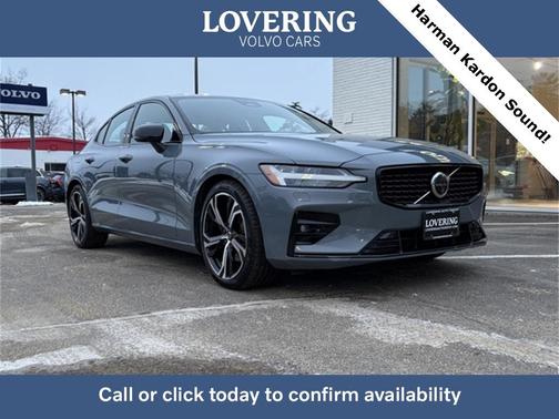 2024 Volvo S60 B5 Plus Dark Theme