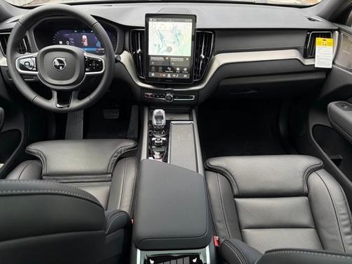 2026 Volvo XC60 B5 Ultra Black Edition