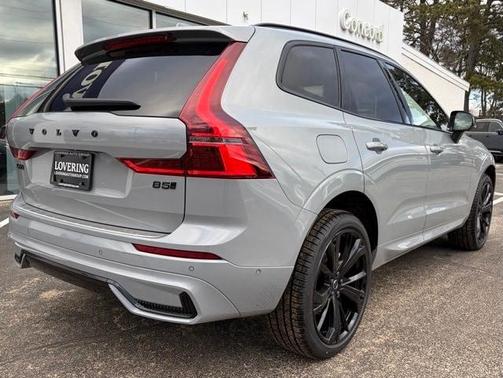 2026 Volvo XC60 B5 Ultra Black Edition