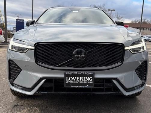 2026 Volvo XC60 B5 Ultra Black Edition