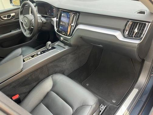 2025 Volvo S60 B5 Core