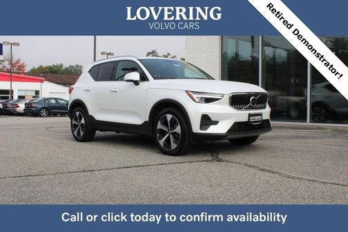2025 Volvo XC40 B5 Core Bright Theme
