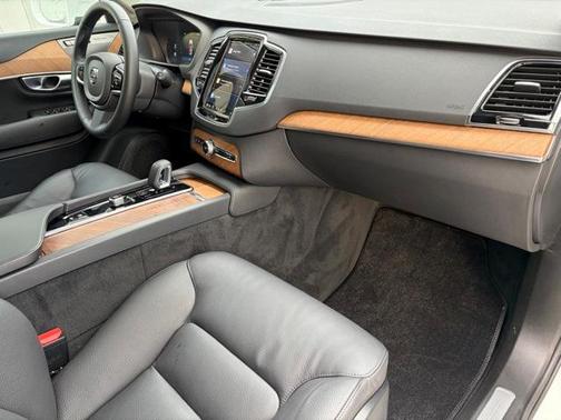 2024 Volvo XC90 Recharge Plug-In Hybrid T8 Plus 6 Passenger