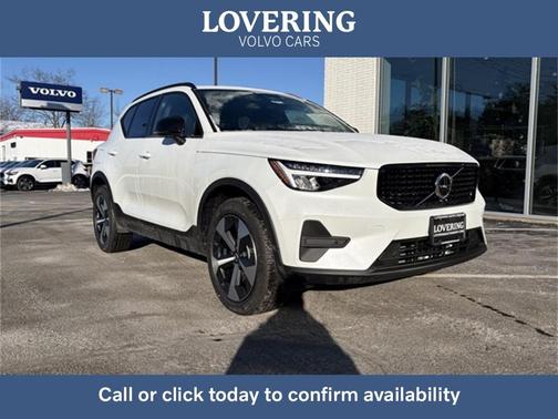 2026 Volvo XC40 B5 Core