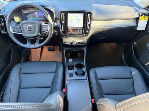 2026 Volvo XC40 B5 Core