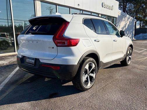 2026 Volvo XC40 B5 Core