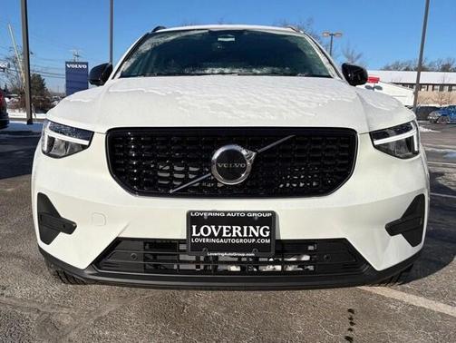 2026 Volvo XC40 B5 Core