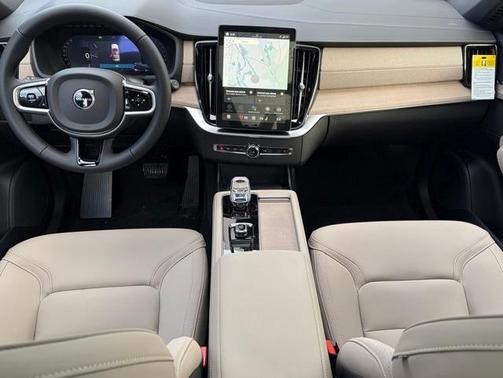 2026 Volvo XC90 B5 Core