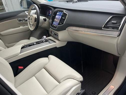 2025 Volvo XC90 Plug-In Hybrid T8 Ultra 7-Seater