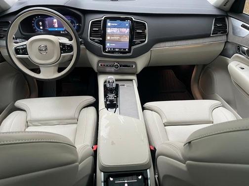2025 Volvo XC90 Plug-In Hybrid T8 Ultra 7-Seater
