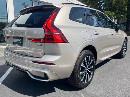 2025 Volvo XC60 B5 Plus Dark Theme