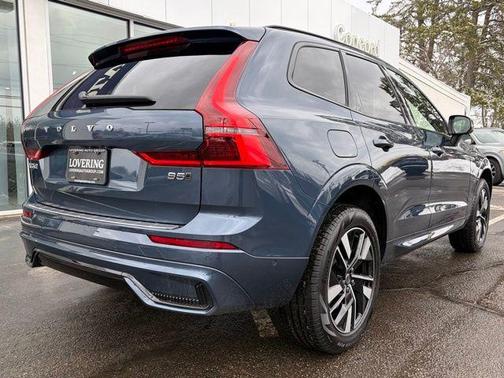 2026 Volvo XC60 B5 Plus
