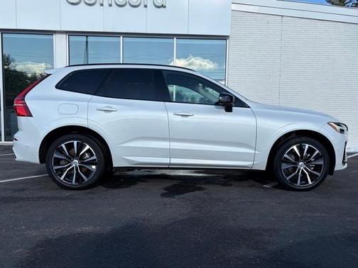 2025 Volvo XC60 B5 Plus