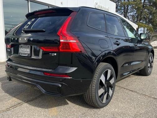 2025 Volvo XC60 Plug-In Hybrid T8 Plus