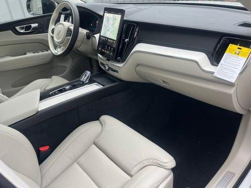 2026 Volvo XC60 B5 Ultra