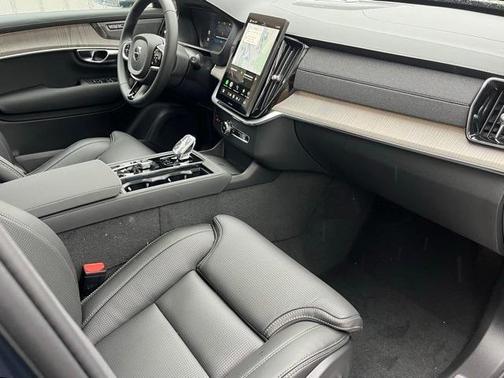 2025 Volvo XC90 Plug-In Hybrid T8 Ultra 7-Seater