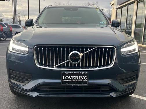 2022 Volvo XC90 T6 Momentum 7 Passenger