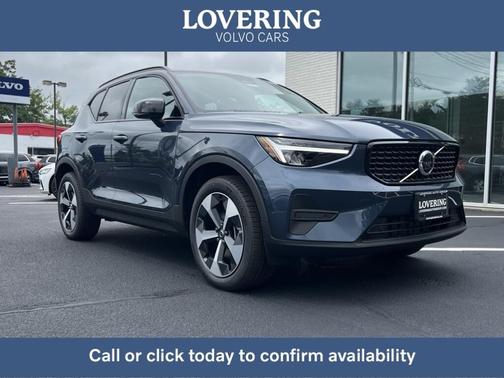 2026 Volvo XC40 B5 Core