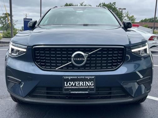 2026 Volvo XC40 B5 Core