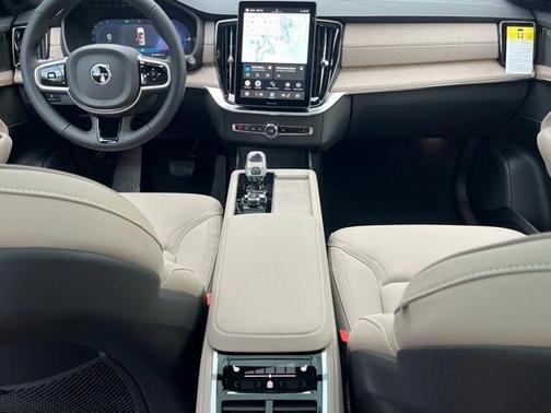 2025 Volvo XC90 Plug-In Hybrid T8 Plus 7-Seater
