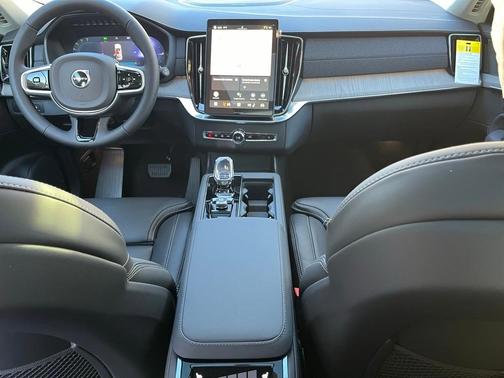 2025 Volvo XC90 Plug-In Hybrid T8 Ultra 7-Seater