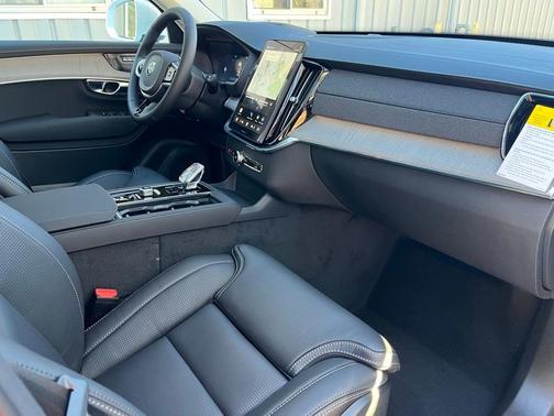 2025 Volvo XC90 Plug-In Hybrid T8 Ultra 7-Seater