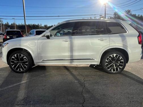 2025 Volvo XC90 Plug-In Hybrid T8 Ultra 7-Seater