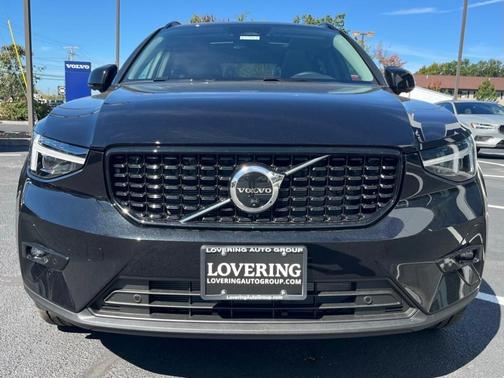 2026 Volvo XC40 B5 Plus