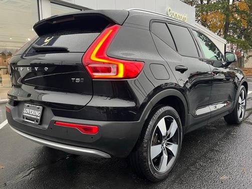 2020 Volvo XC40 T5 Momentum