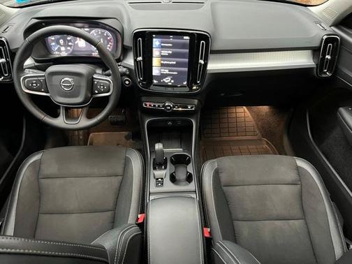 2020 Volvo XC40 T5 Momentum